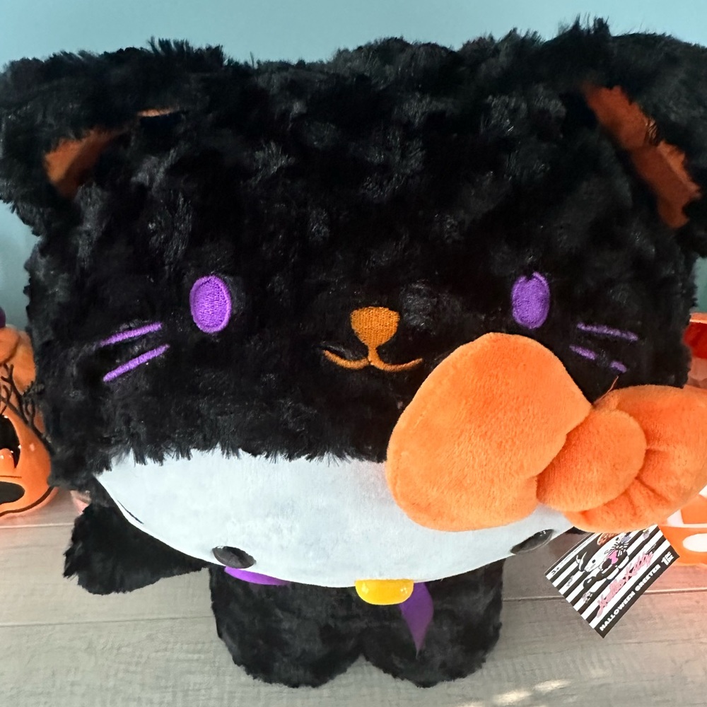 🕸️SOLD Hello Kitty Halloween Black Cat Door Greeter Plush🕸️ - Picture 2 of 4
